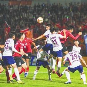 新球体育-海口队与琼中队闯进首届琼超决赛