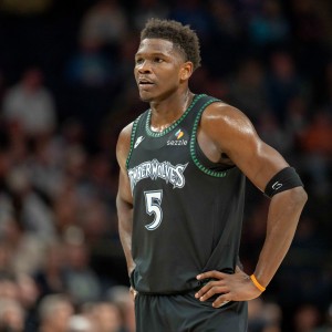 新球体育-膝伤无大碍！森林狼客场挑战雷霆 爱德华兹能够出战本场比赛