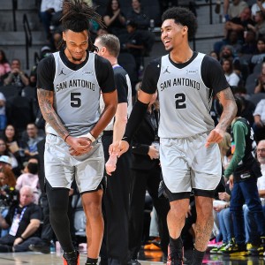 新球体育下载-布鲁斯·鲍文：对卡斯尔和哈珀表现并不意外 小伙子们继续前进吧